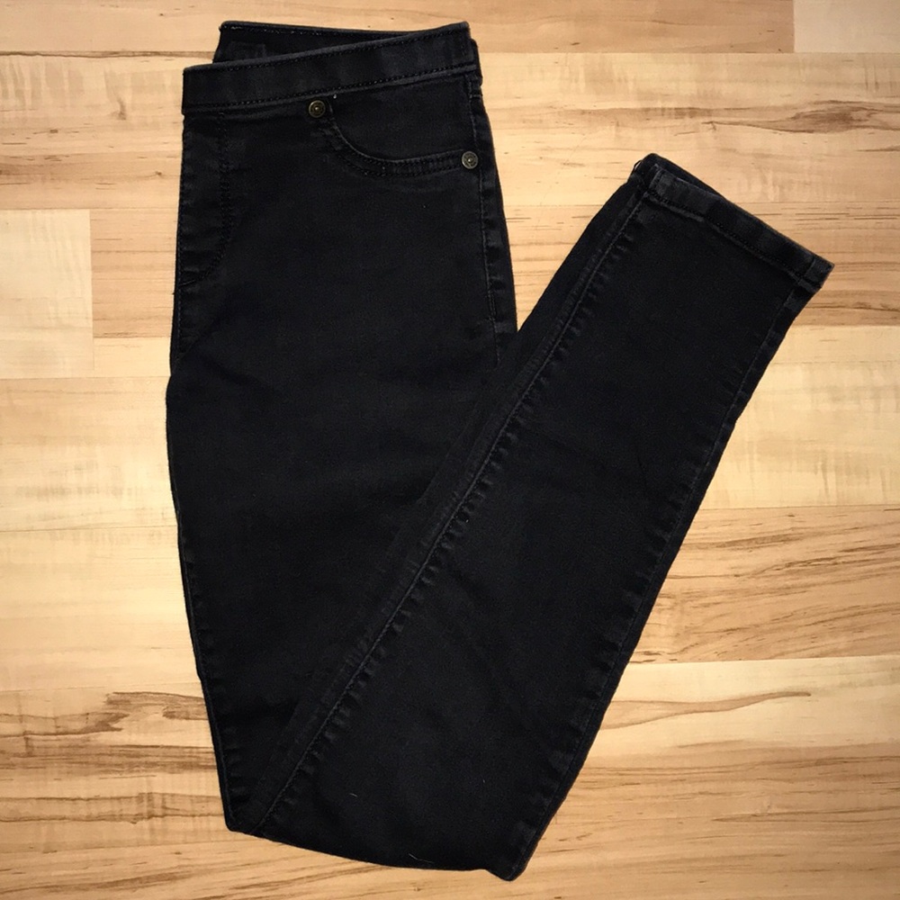 Black skinny jeans